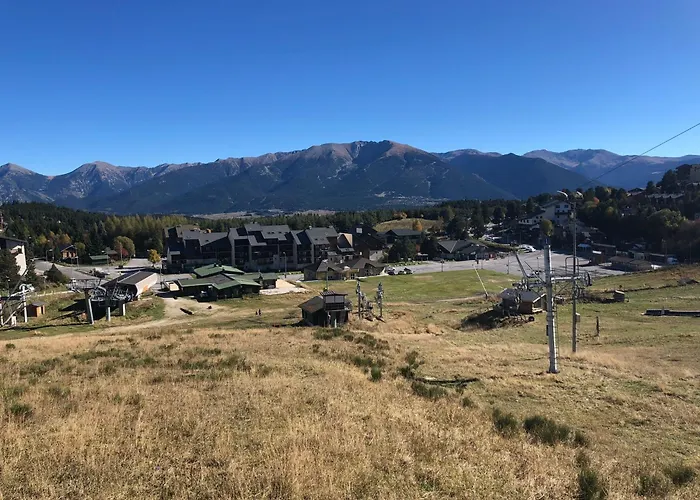 L'aire Des Montagnes Bolquere Pyrenees 2000