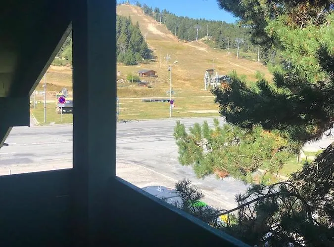 L'aire Des Montagnes Bolquere Pyrenees 2000
